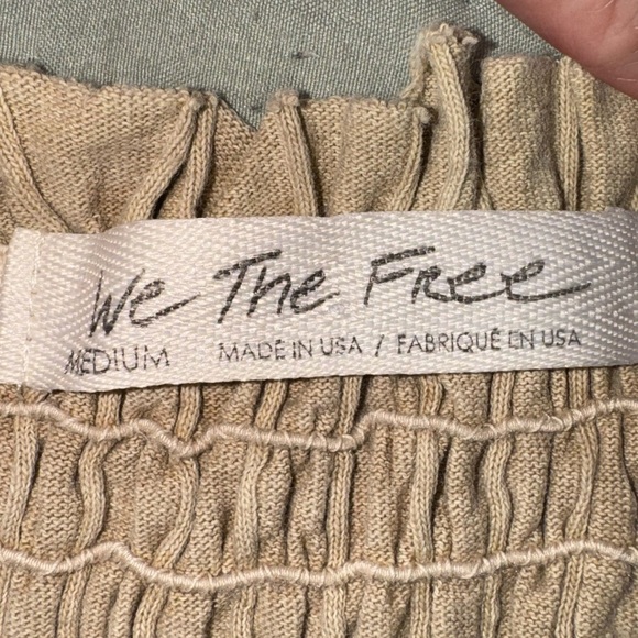 We the Free Puff Sleeve Smocked Top - light olivey green. VGUC Sz Med. - Picture 8 of 9